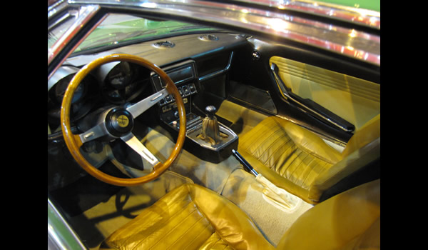 Alfa Romeo Montreal Bertone 1971 - 1974 cockpit